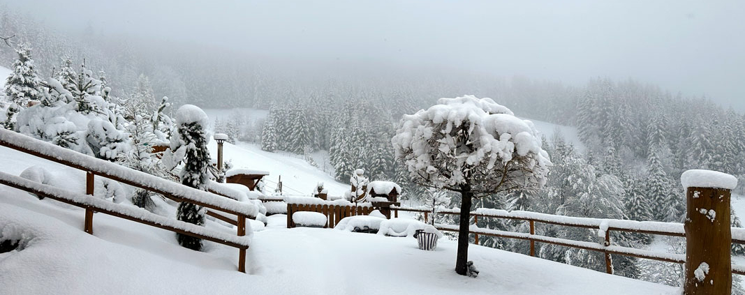 Unglaubliche Regen und Schneemasse