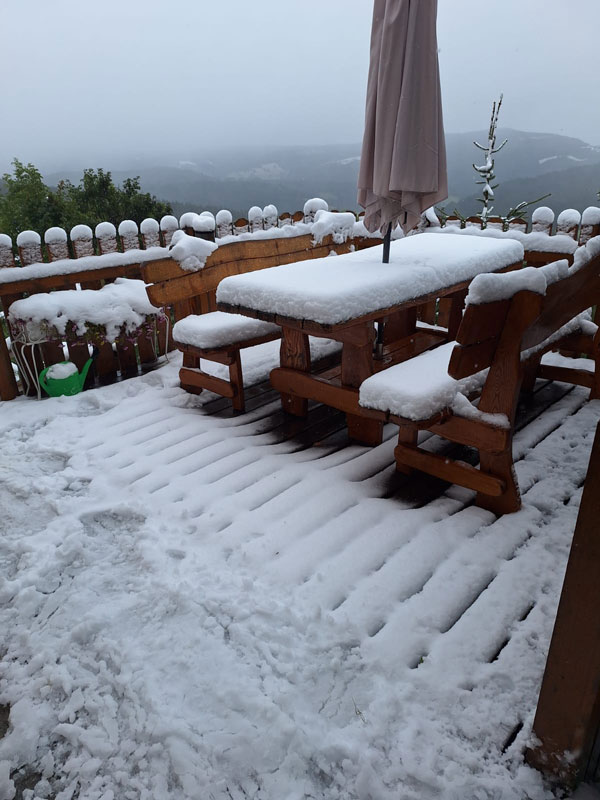 Schneefall auf der Hütte - Keine Schäden durch Starkregen